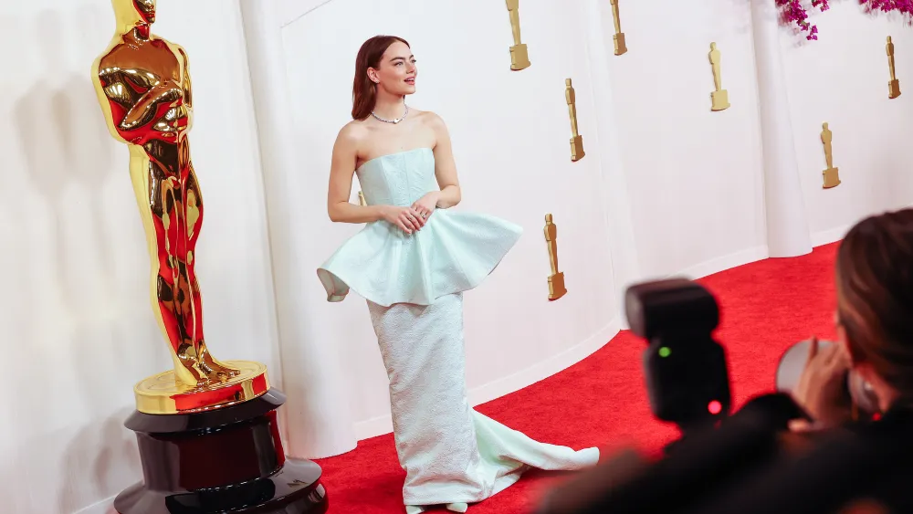 Оскар - 2024 | Эмма Стоун хоёр дахь удаагаа Оскарын эзэн боллоо